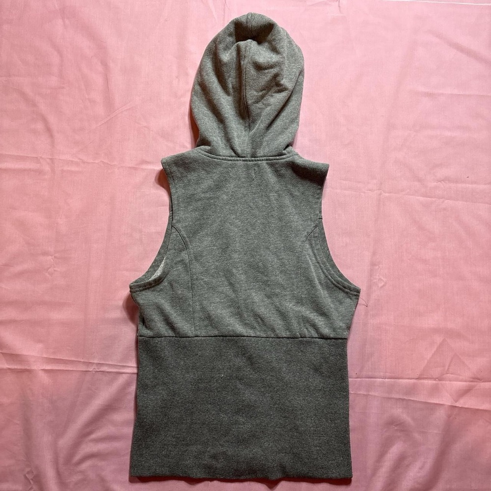 Vintage Guess Hooded cropped Vest with fur lined hood - Picture 9 of 11
